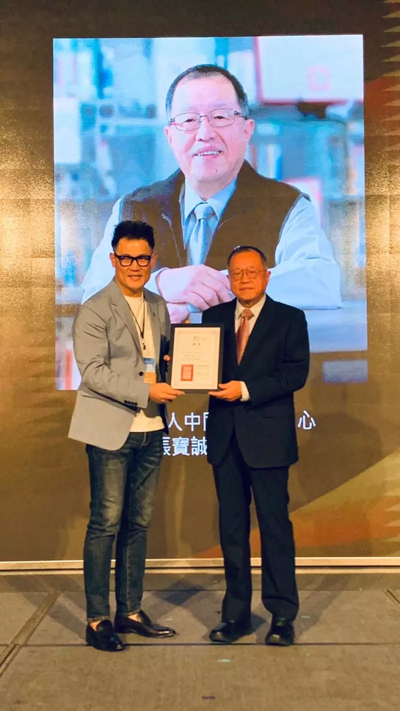 日前受邀出席GD綠裝修年度盛典，定名為「飛翔」的設計師之夜，敬祝GD的影響力再創新猷，造福每戶家庭的健康永續。