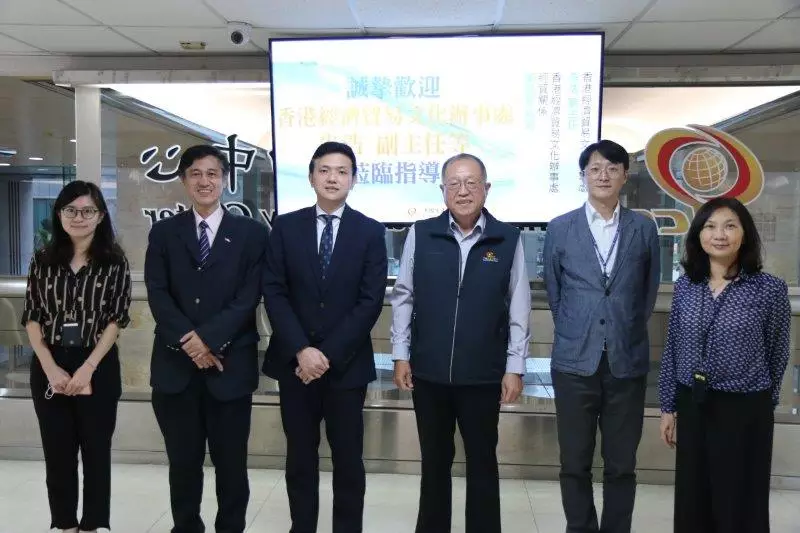 香港經濟貿易文化辦事處朱浩副主任拜會本中心，就餐飲、零售業振興策略交換意見