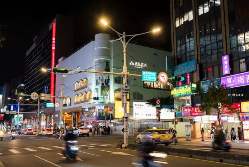 不是每個人潮都叫流量：以「目的地經濟」為核心的場域系統設計觀點