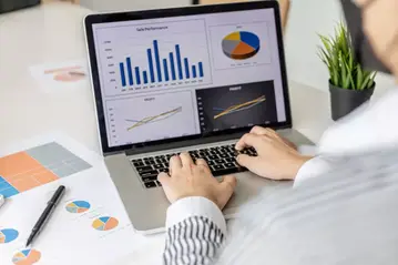 透過打破Excel框架，來提高資料同步連動性與行政作業效率