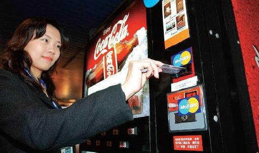 品牌形象必須隨著消費者態度及消費模式的改變，進行階段性重新定位。