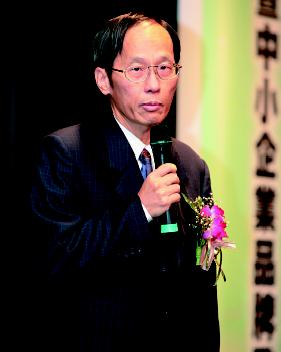 經濟部中小企業處副處長黃文谷指出，政府有系統地投注資源，階段性扶植企業自創品牌，為台灣品牌多元化播下希望種子。