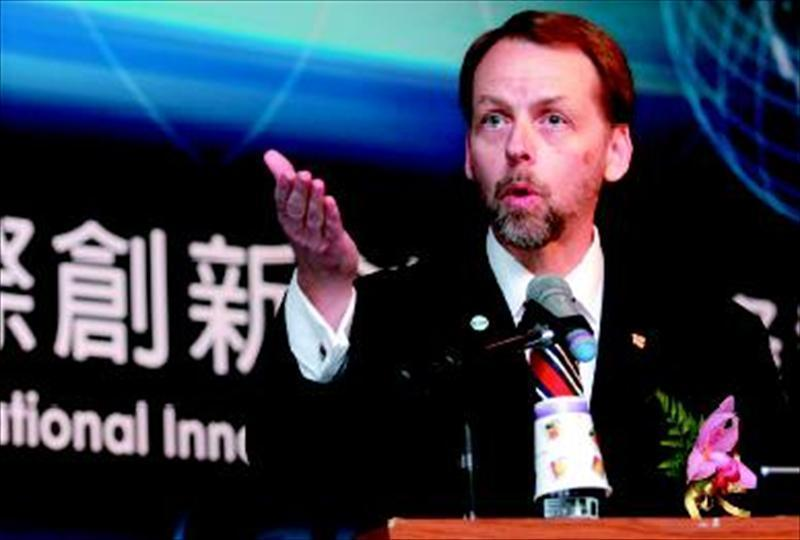 國際中小企業聯合會理事長Charles H. Matthews強調，需要常是創新之母，而市場失能之處，就是創業者可以使力之處，更是利基所在。