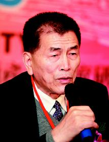 福建省機械工業聯合會會長陳文釗指出，兩岸不僅應在數控機械技術上合作，更應擴展至人才、管理、營銷等的優勢互補。