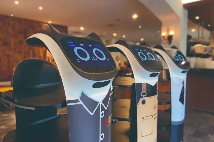 三大不划算策略　送餐機器人改寫餐飲商模規則