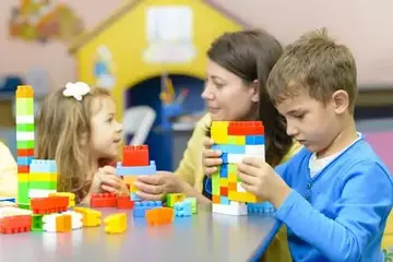 盒中的創新－LEGO