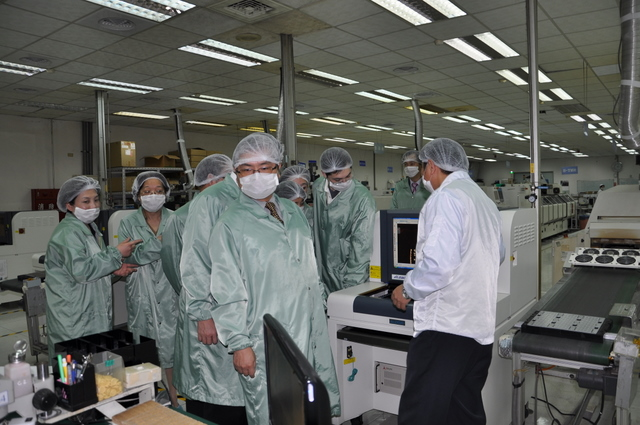 經濟部工業局、環境管理基金會與APO秘書處參訪華仕德科技頭份廠房展現表面黏著技術SMT的專業代工