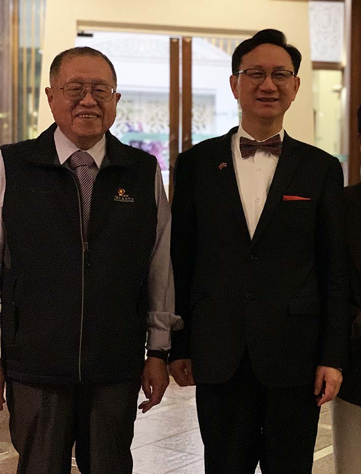 財團法人中國生產力中心總經理張寶誠與駐泰國童大使