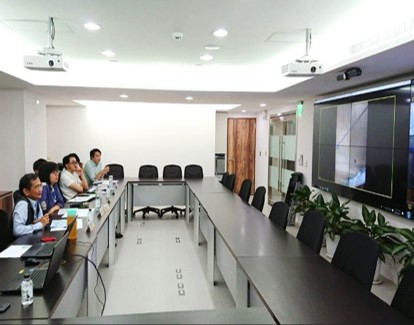 透過行動攝影結合即時視訊進行走動管理或自動檢查以達到及時監控及改善現場的不安全環境與勞工不安全的行為。