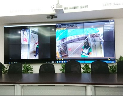 透過行動攝影結合即時視訊進行走動管理或自動檢查以達到及時監控及改善現場的不安全環境與勞工不安全的行為。