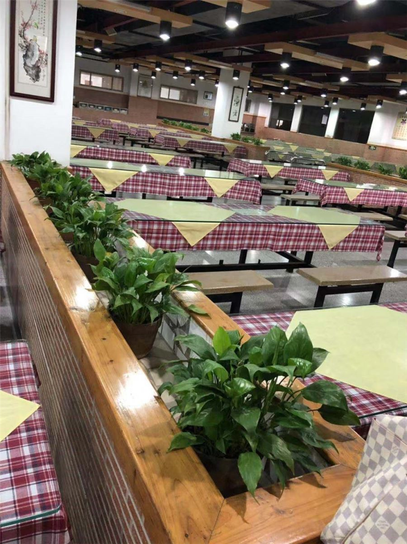 井然有序之餐廳