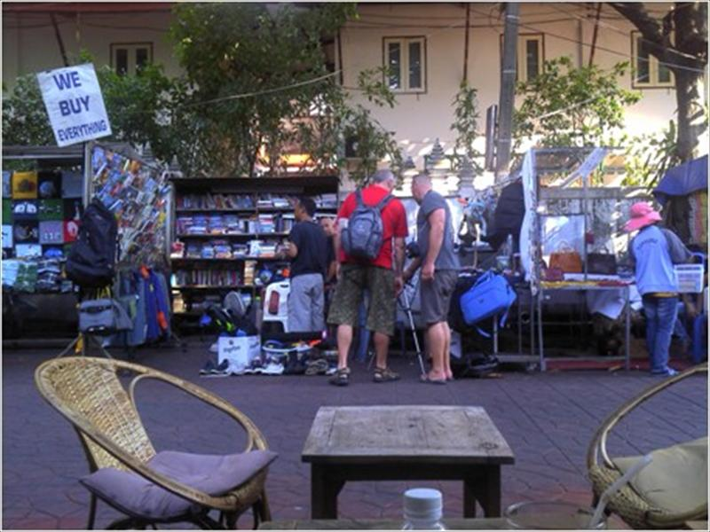 二手物品館_We Buy Everything／吸引人的招牌