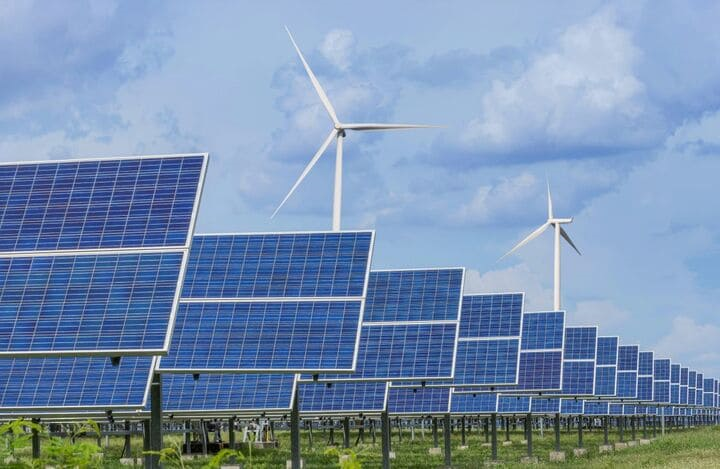 川普對墨西哥、越南、韓國等地的風力渦輪機設備也同步加稅外，也對柬埔寨、越南、泰國和馬來西亞的太陽能板計劃課徵重稅。