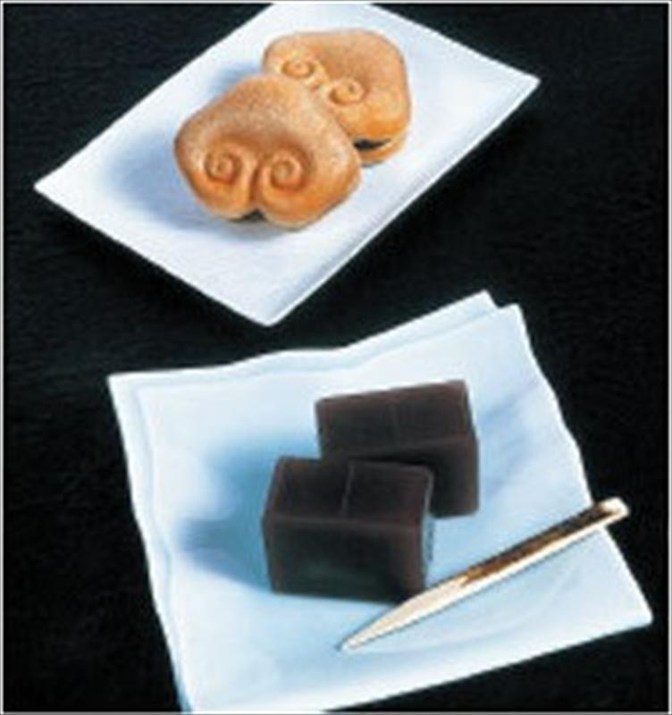 「小笠」的產品-最中餅和羊羹