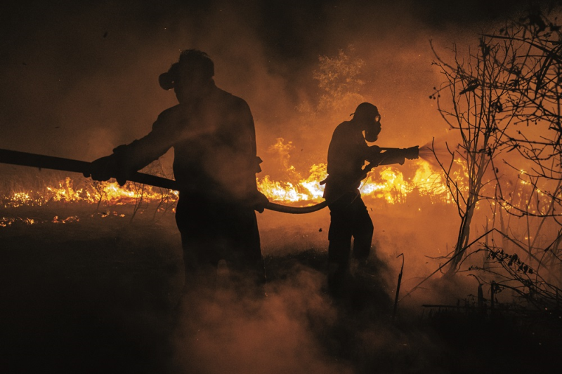 歐洲氣候異常，暖冬使滑雪勝地苦無降雪，氣候變遷對全球環境、地球生命的風險危害，越發劇烈，氣候異常造成的經濟損失、環境破壞，甚至生命的消失多不勝數。