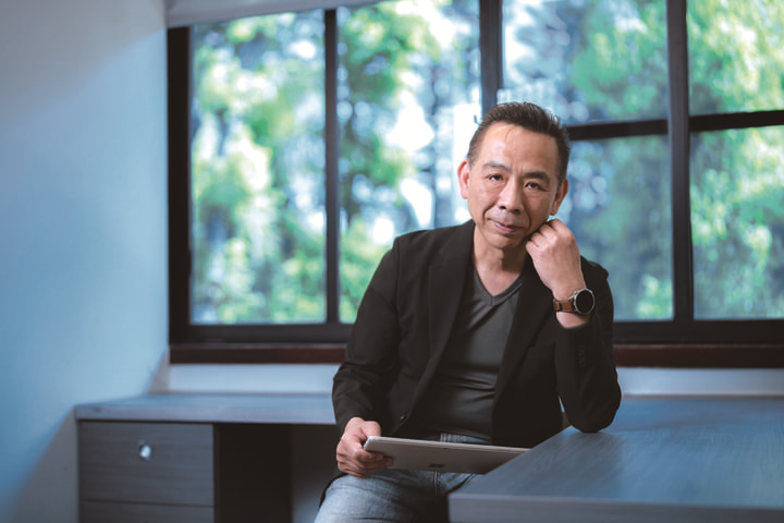 東海大學資訊工程學系教授周忠信