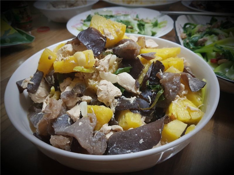 復刻版「鳳梨炒木耳」