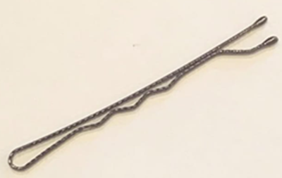 憑藉這根黑色髮夾，後疫情時代的一位美國女網紅，在一年半內，歷經28次以物易物的頻繁交易後，令人跌破眼鏡，竟然換到一棟房子！