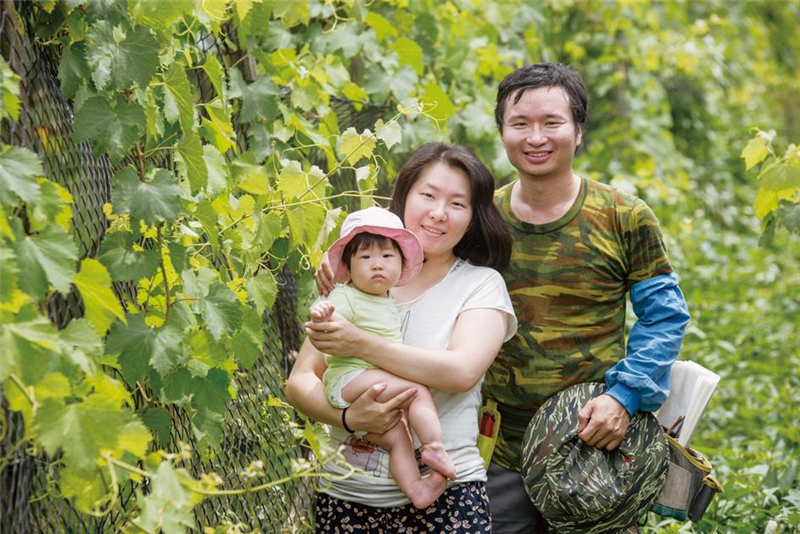 青農陳正恩全家福