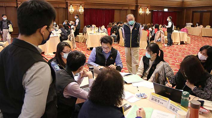 透過情境規畫方法，讓團隊預演未來情境，擬定策略行動。