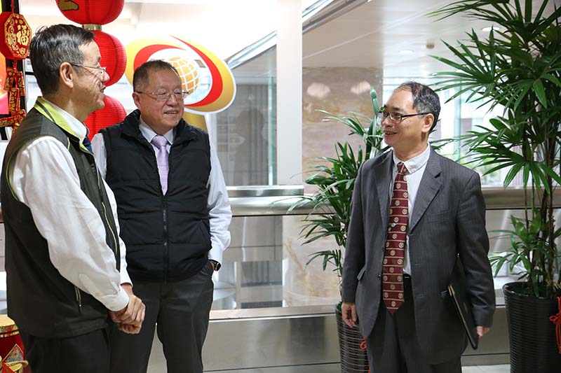 經濟部招商投資服務中心 張銘斌執行長於107年2月13日蒞臨中國生產力中心指導，張寶誠總經理親自接待並交流相關業務經驗。