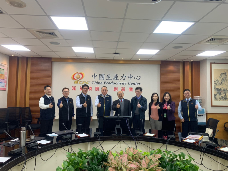 左起第四位CPC張總經理、標檢局賴俊杰副局長、洪一紳組長、黃鈴如科長。