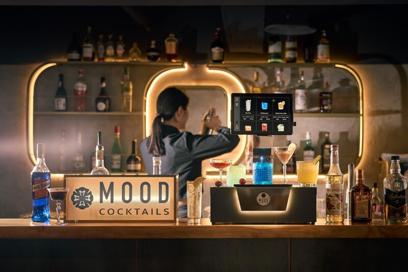 由專業攝影團隊拍攝的智慧調酒機參賽照片；分為棚拍及情境拍攝兩種。