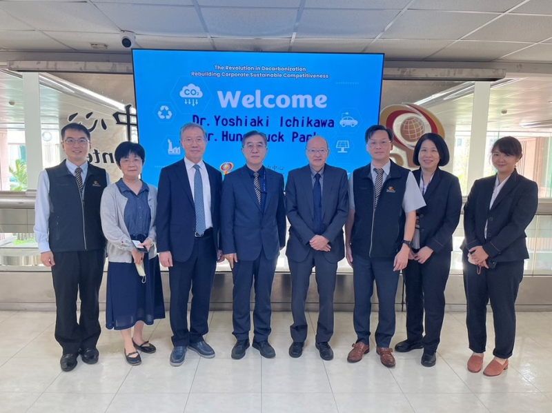 (左起)CPC王景弘總監、林秀蘭主任、韓國朴興錫教授、林宏謀副總經理、日本巿川芳明教授、許富華協理、劉嘉芳經理、周延璘副管理師